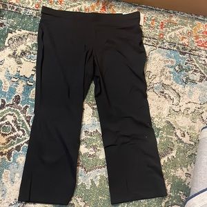 NWT LIVI active black signature stretch yoga pant - fitter and flared